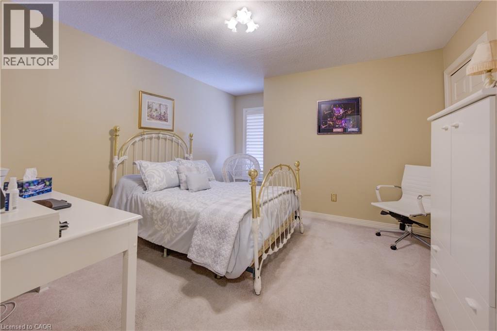 Photo 2 of 592 Manorwood Court, Waterloo ON