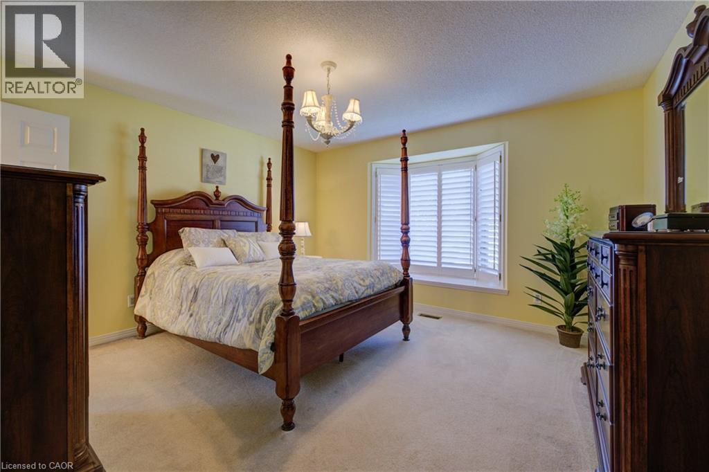 Photo 6 of 592 Manorwood Court, Waterloo ON