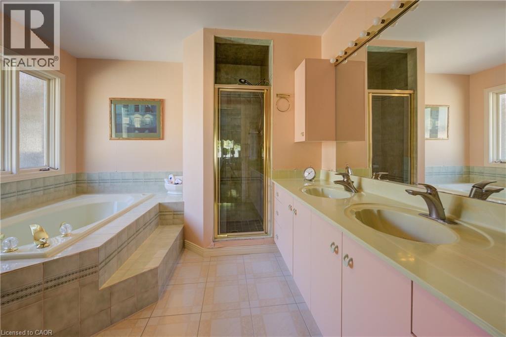 Photo 20 of 592 Manorwood Court, Waterloo ON