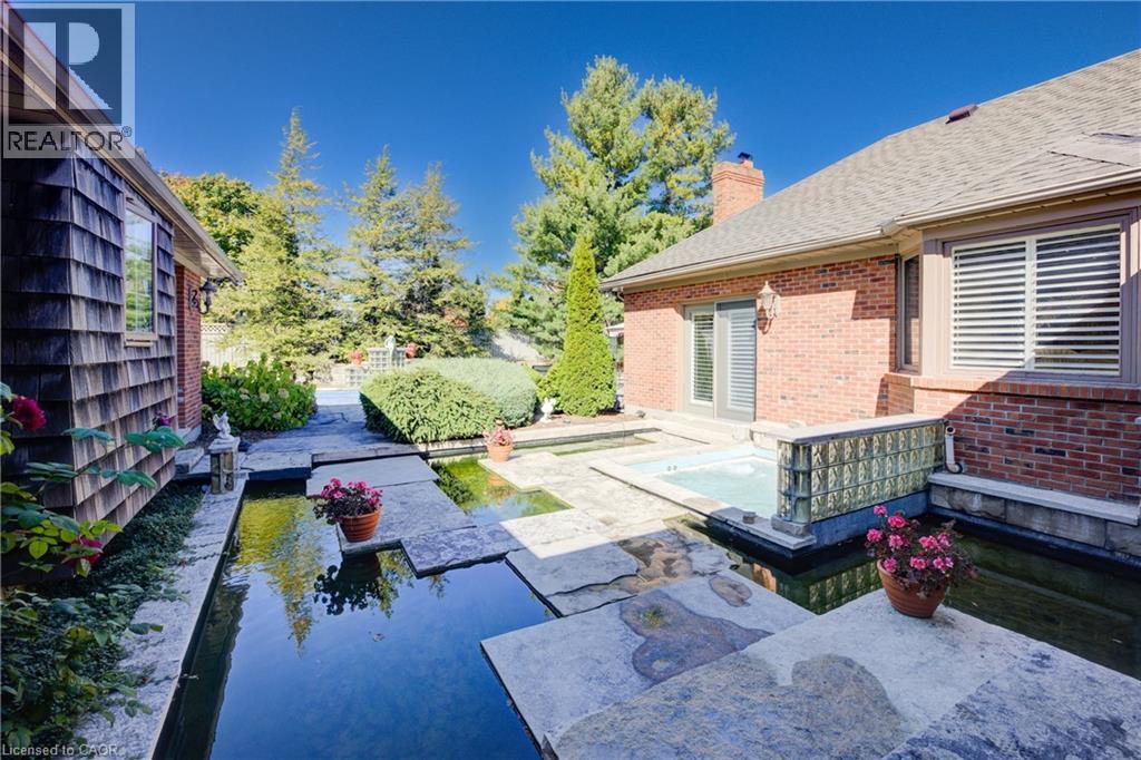 Photo 5 of 592 Manorwood Court, Waterloo ON