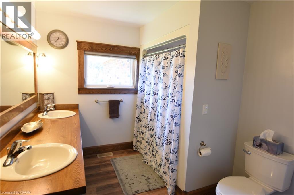 Photo 10 of 22 Charlton Crescent, Simcoe ON