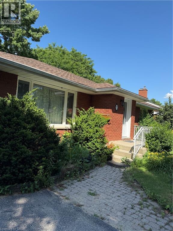 Photo 8 of 71 Pusey Boulevard, Brantford ON