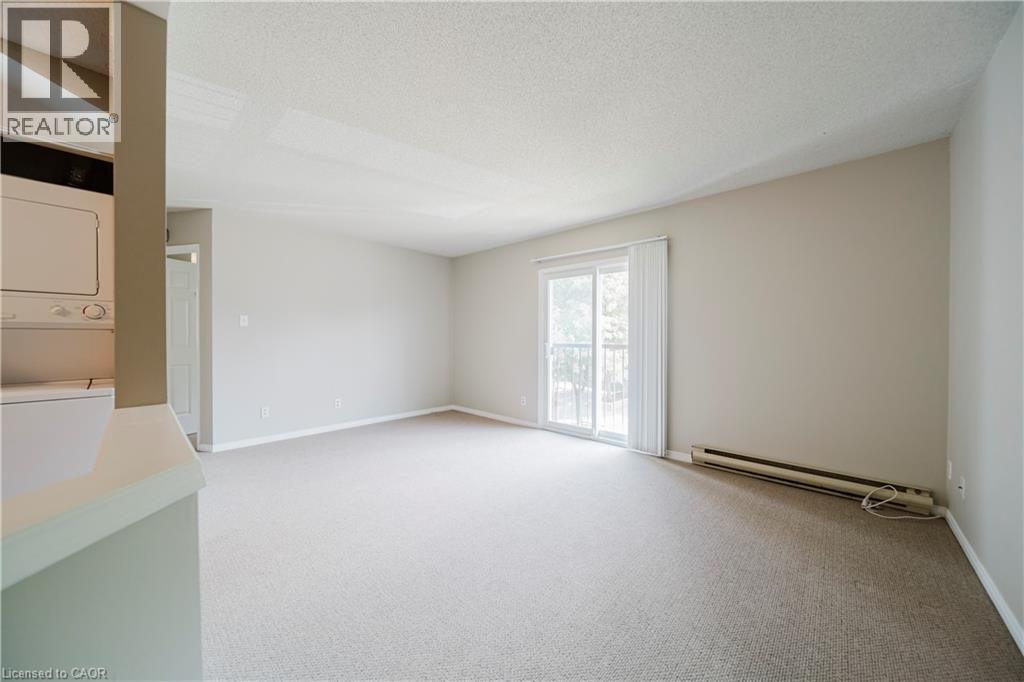Photo 8 of 331 Northlake Drive Unit 10, Waterloo ON