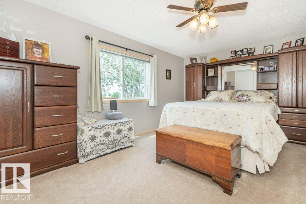 Photo 8 of 416 Oak Wood Cr Nw, Edmonton AB