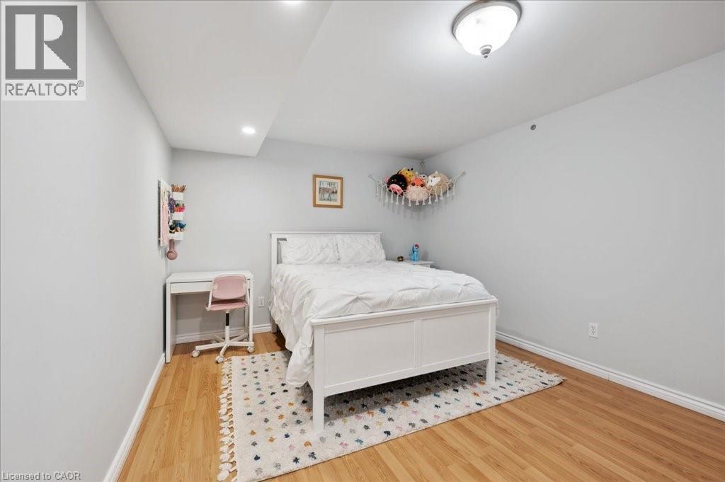 Photo 15 of 162 Marl Meadow Drive, Kitchener ON
