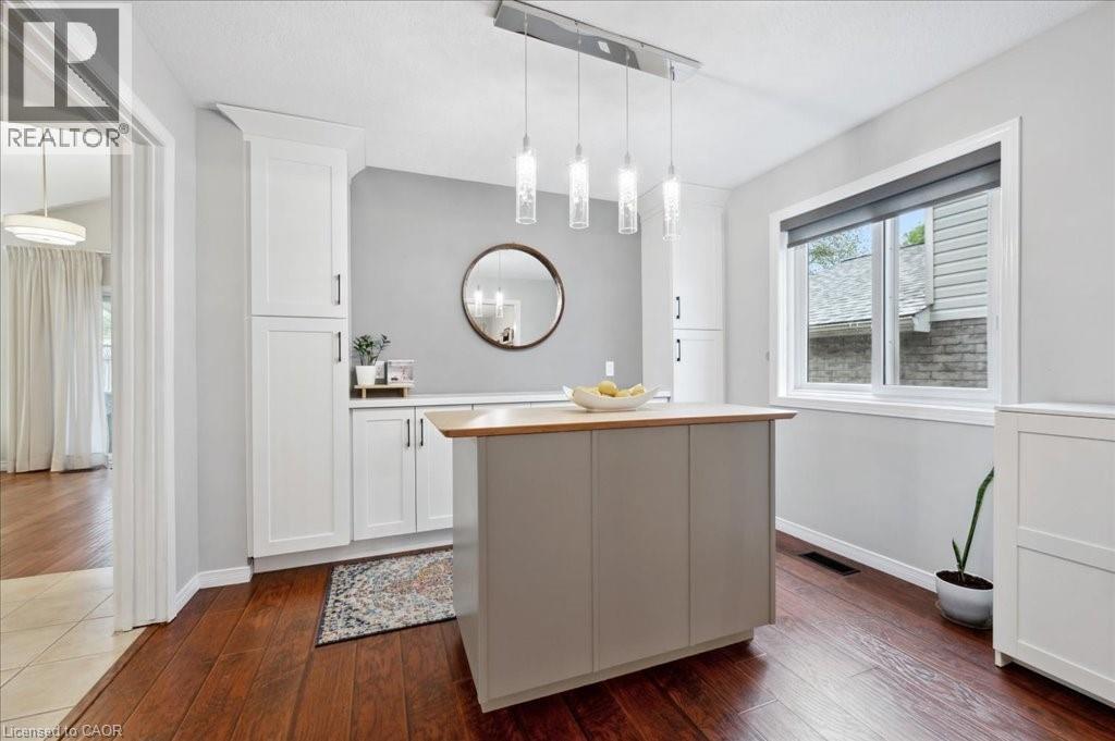 Photo 42 of 162 Marl Meadow Drive, Kitchener ON