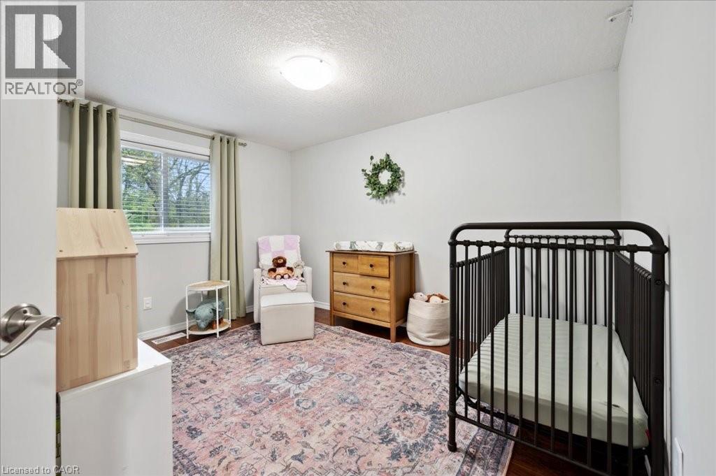 Photo 35 of 162 Marl Meadow Drive, Kitchener ON