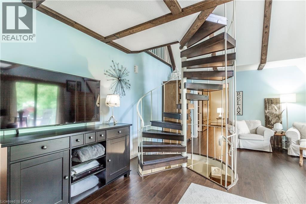 Photo 10 of 6607 Ellis Road, Cambridge ON