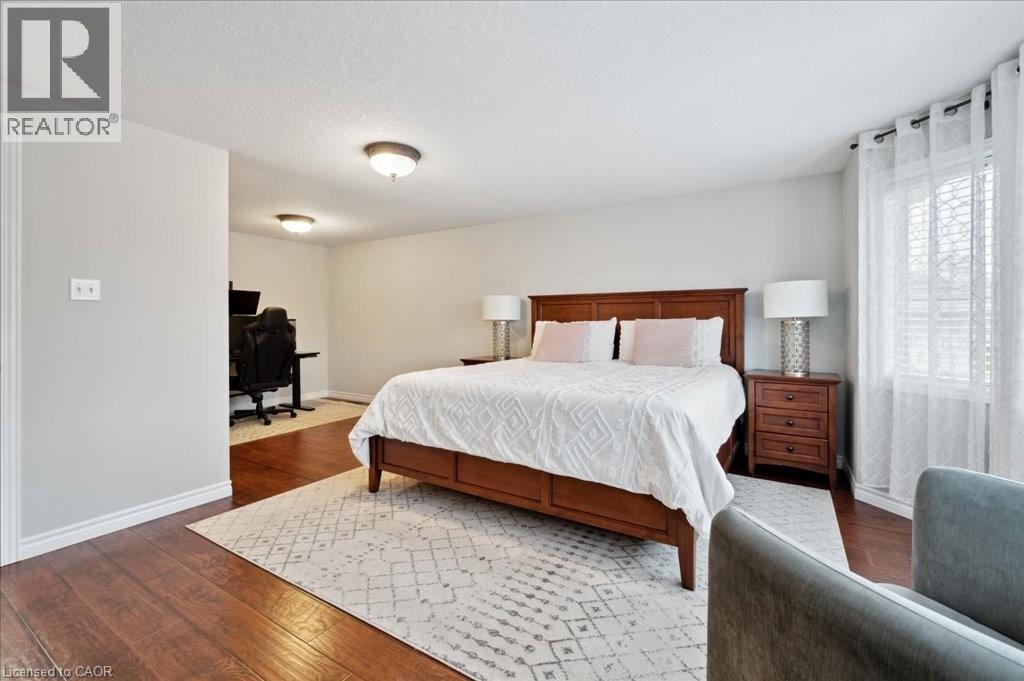 Photo 32 of 162 Marl Meadow Drive, Kitchener ON