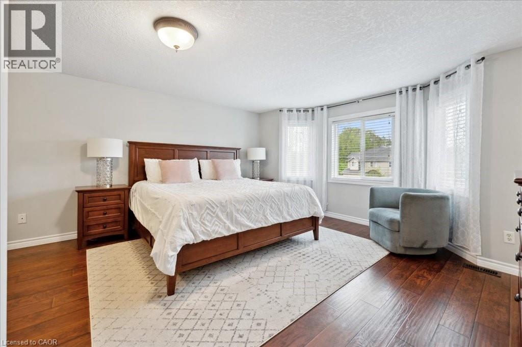 Photo 39 of 162 Marl Meadow Drive, Kitchener ON