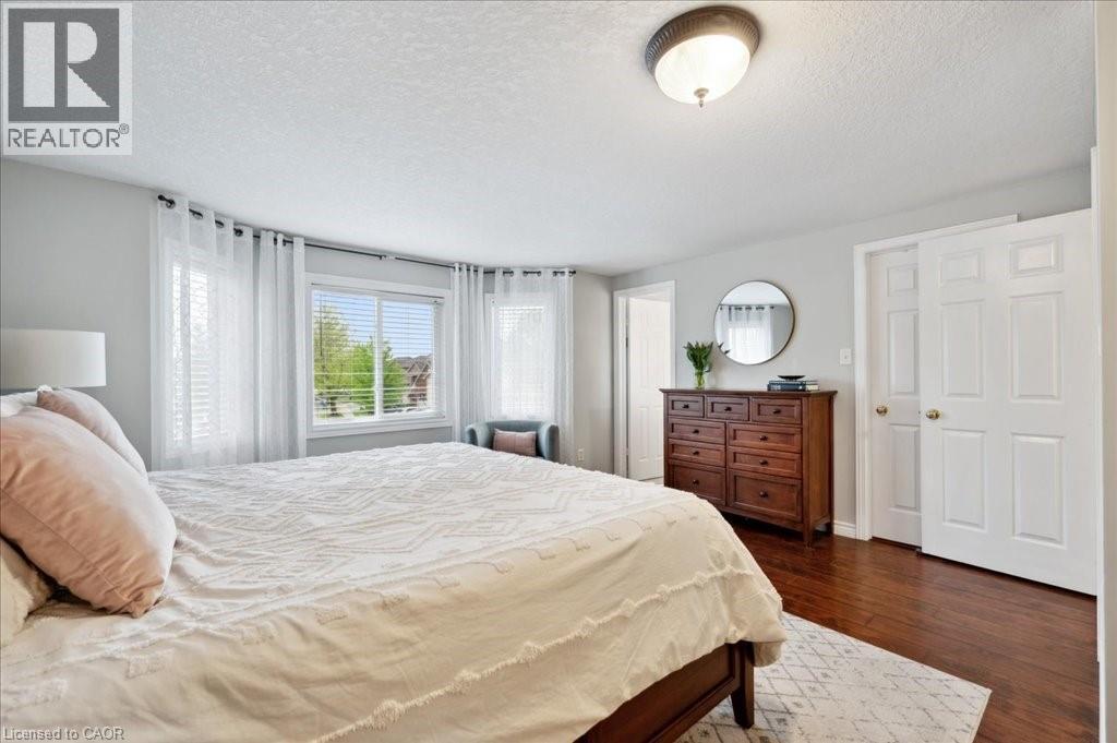 Photo 9 of 162 Marl Meadow Drive, Kitchener ON