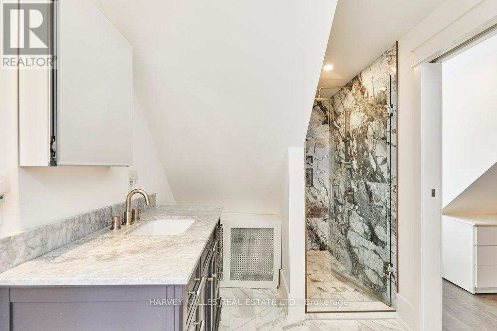 Photo 21 of 96 Balmoral Avenue, Toronto ON