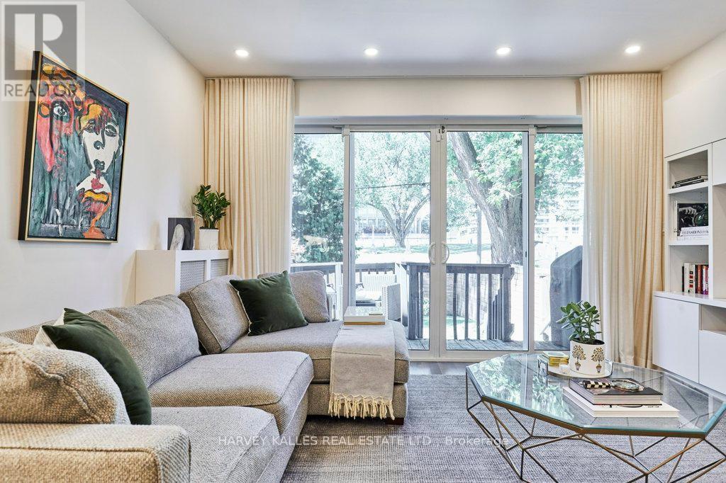 Photo 9 of 96 Balmoral Avenue, Toronto ON