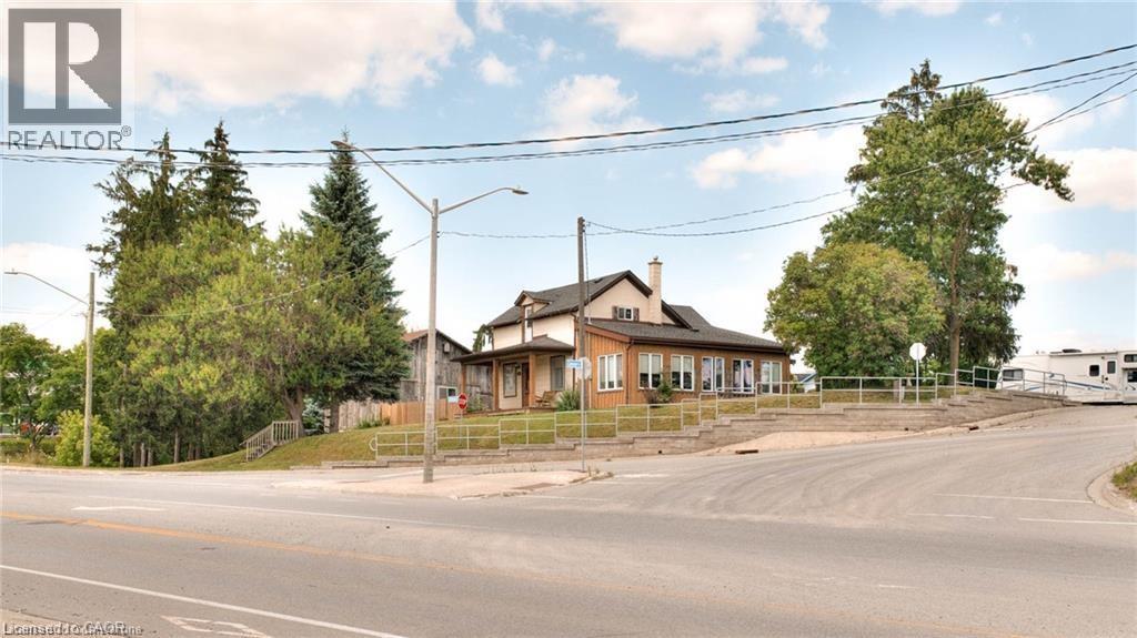 Photo 12 of 28 Manitou Drive, Kitchener ON