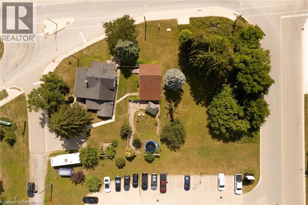 Photo 4 of 28 Manitou Drive, Kitchener ON