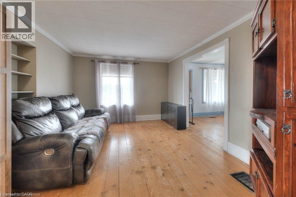 Photo 8 of 28 Manitou Drive, Kitchener ON