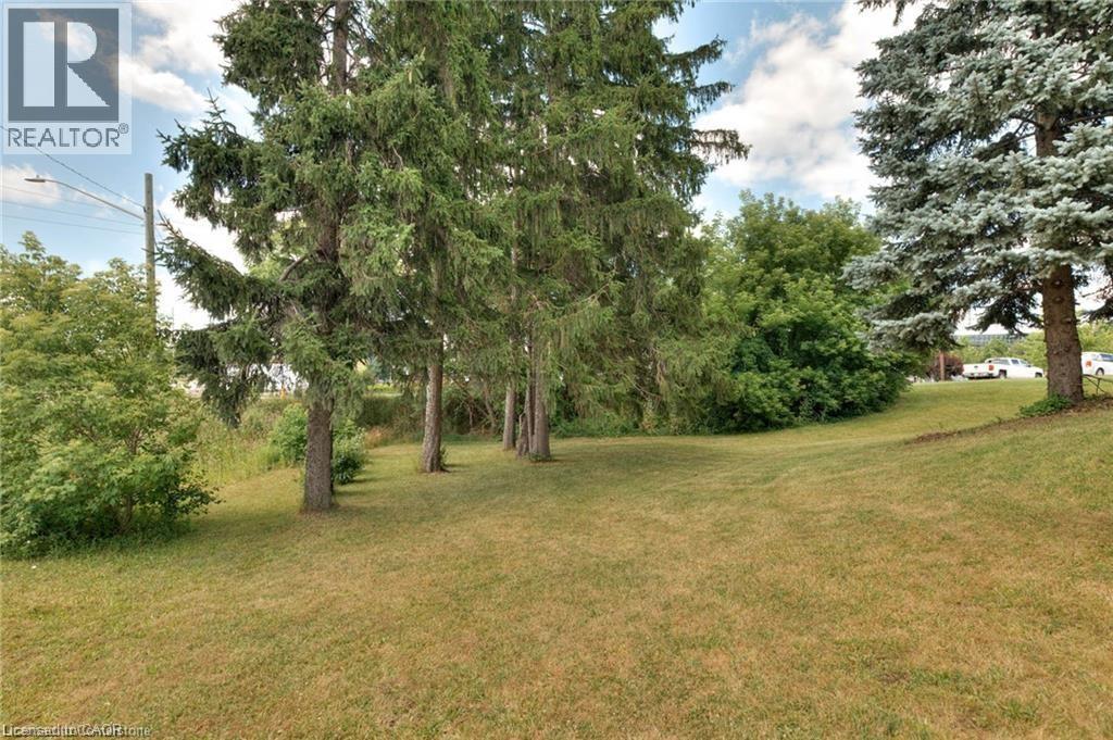 Photo 28 of 28 Manitou Drive, Kitchener ON
