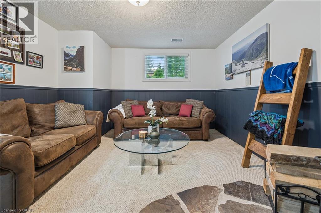Photo 13 of 166 Winding Way, Kitchener ON