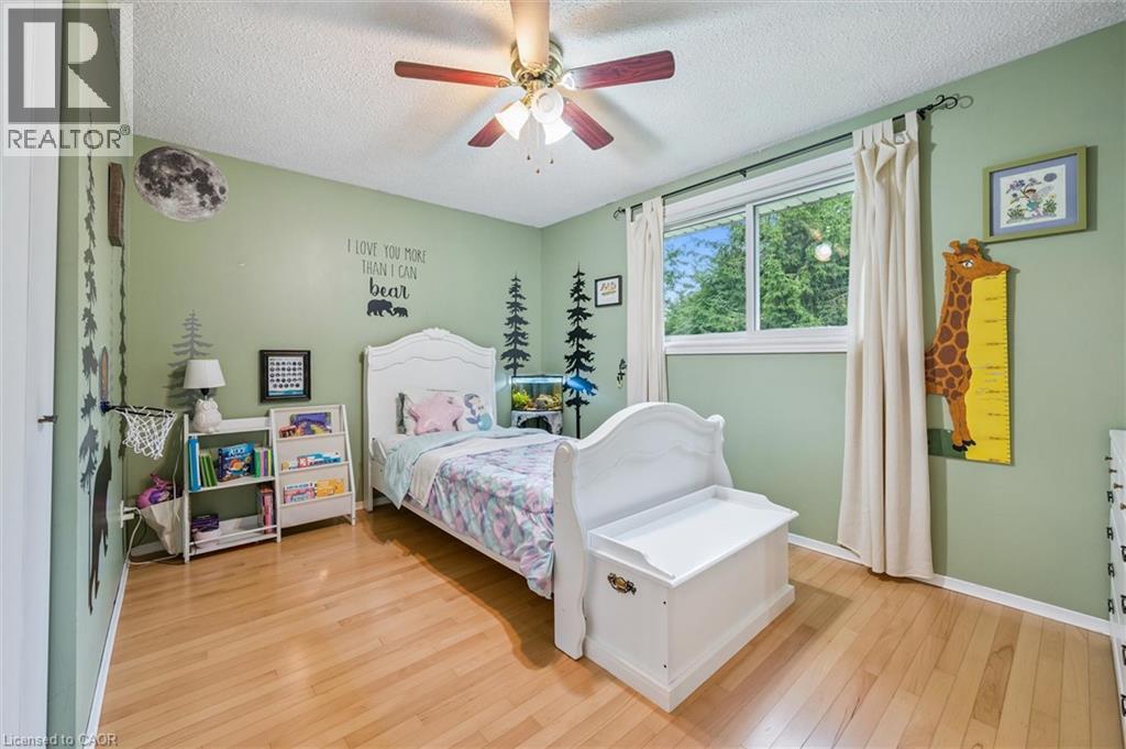 Photo 10 of 166 Winding Way, Kitchener ON