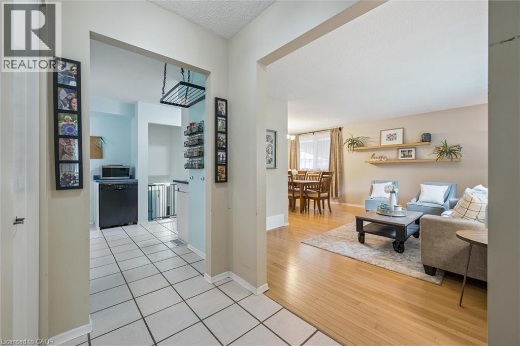 Photo 21 of 166 Winding Way, Kitchener ON