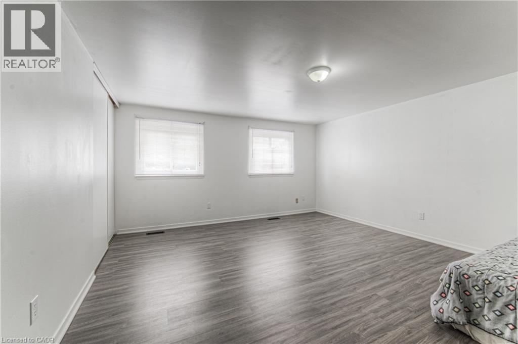 Photo 22 of 301 E Bluevale Street N, Waterloo ON