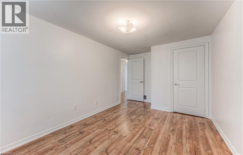 Photo 25 of 301 E Bluevale Street N, Waterloo ON