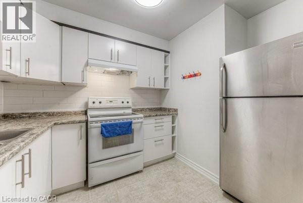 Photo 2 of 301 E Bluevale Street N, Waterloo ON