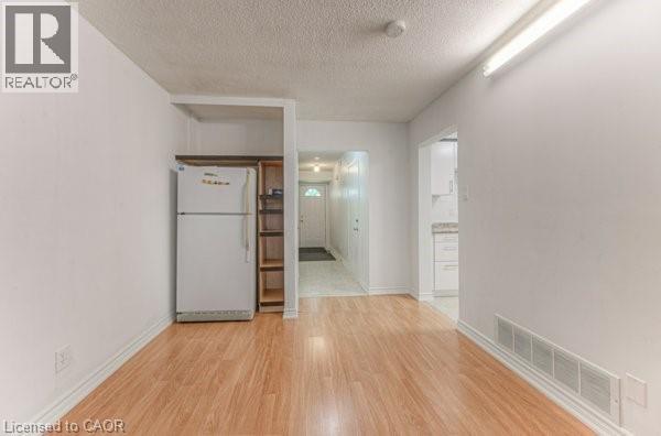 Photo 3 of 301 E Bluevale Street N, Waterloo ON