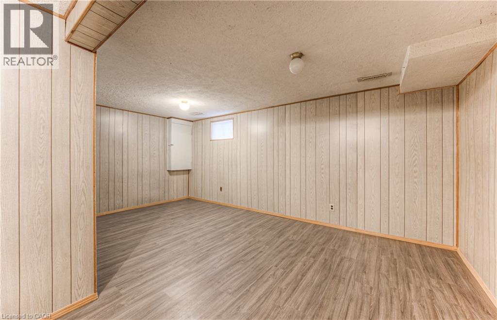 Photo 31 of 301 E Bluevale Street N, Waterloo ON