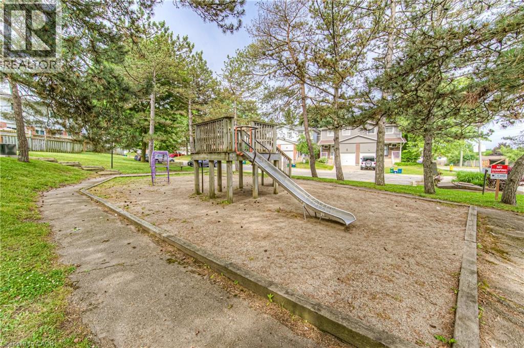 Photo 18 of 301 E Bluevale Street N, Waterloo ON
