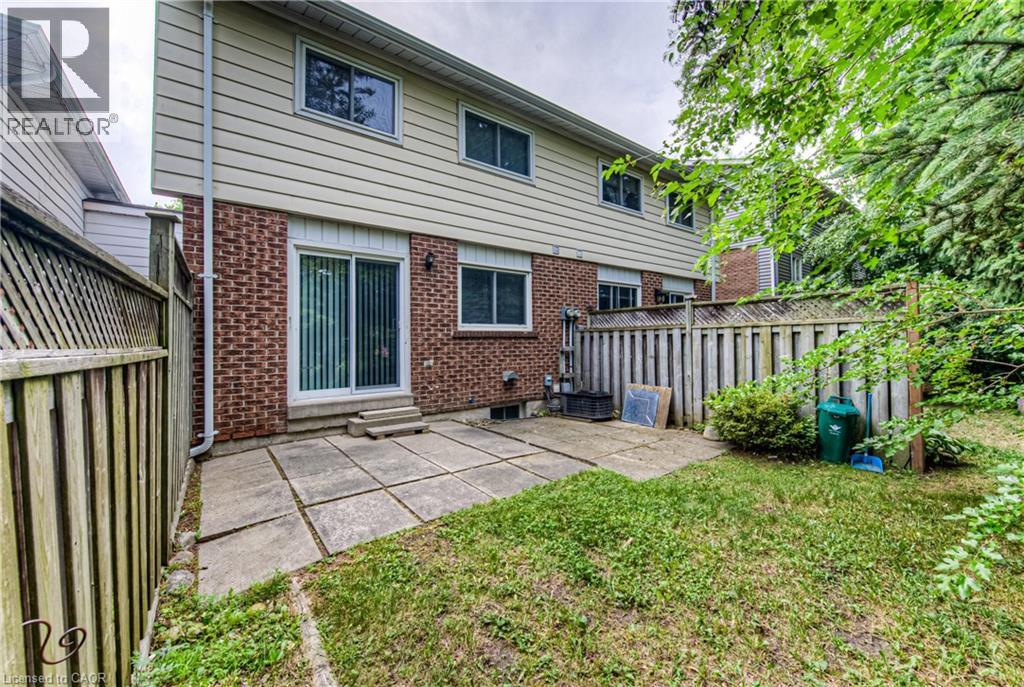 Photo 17 of 301 E Bluevale Street N, Waterloo ON