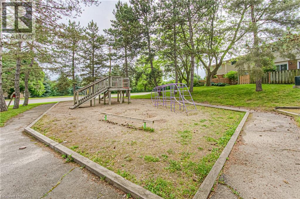 Photo 6 of 301 E Bluevale Street N, Waterloo ON