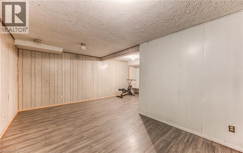 Photo 32 of 301 E Bluevale Street N, Waterloo ON