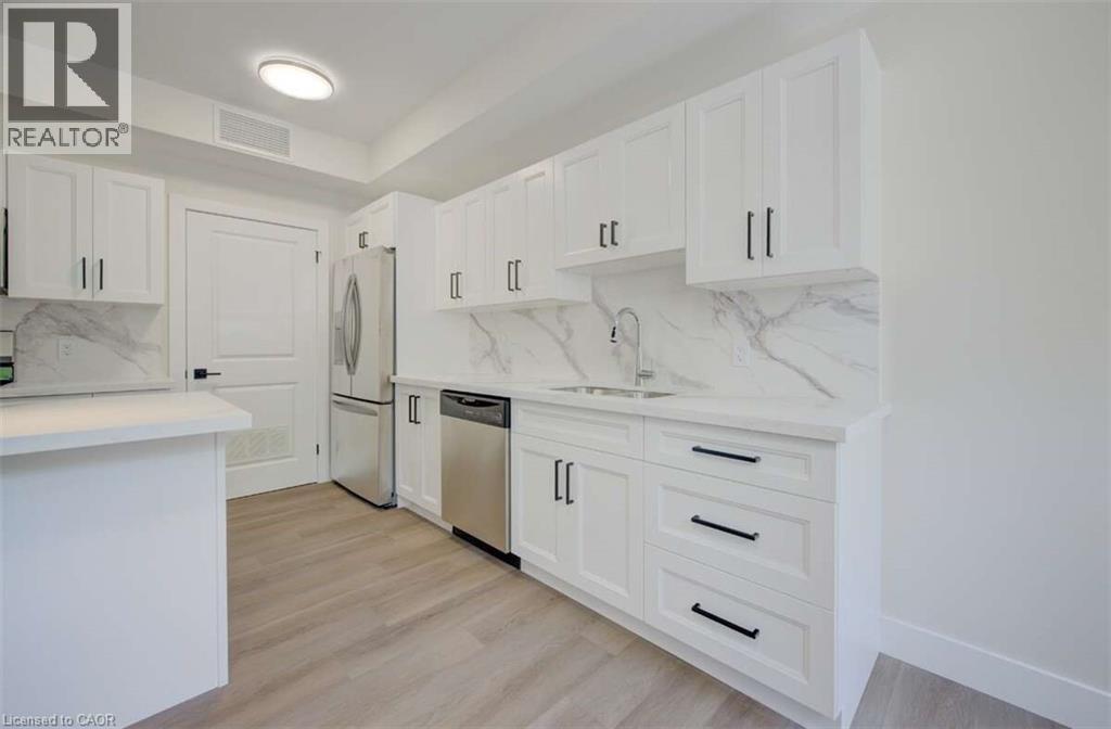 Photo 5 of 17 Peter Street Unit 1, Kitchener ON