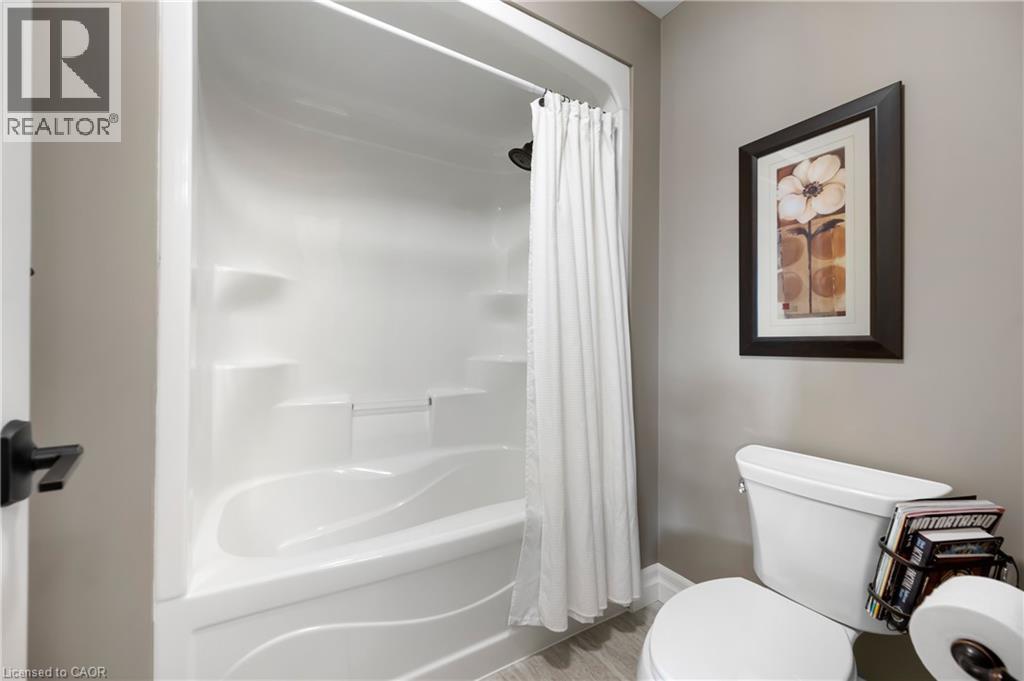 Photo 5 of 546 Manor Ridge Crescent, Waterloo ON