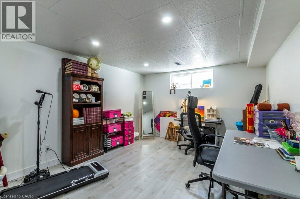 Photo 10 of 747 Garden Court Crescent, Woodstock ON