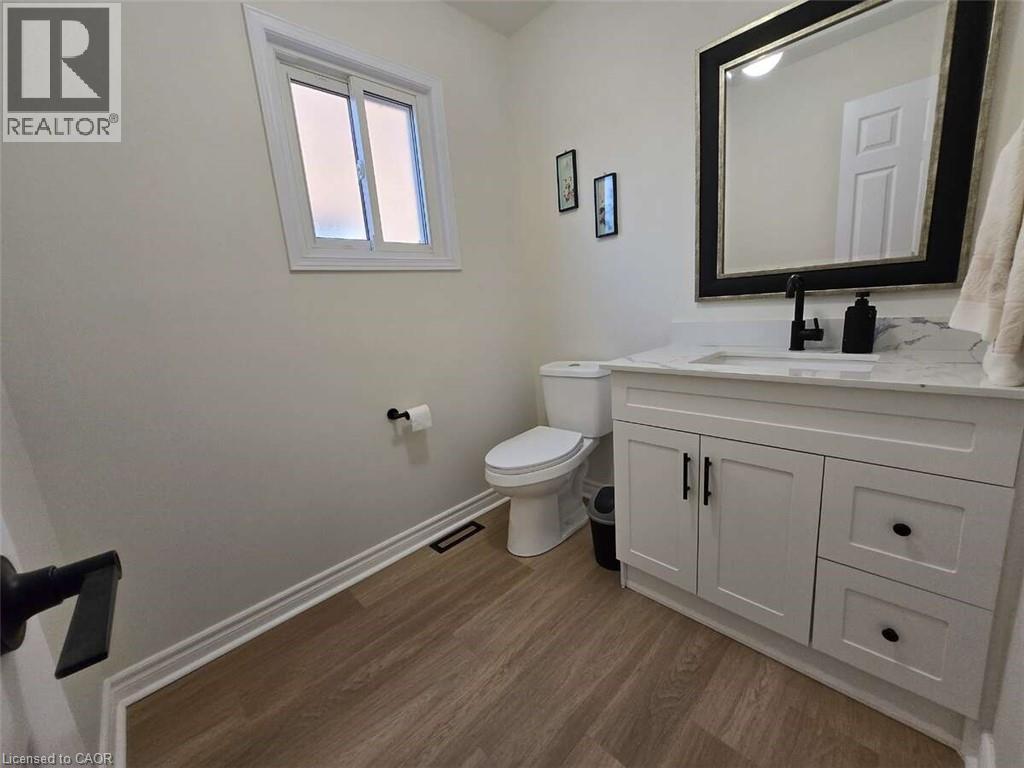 Photo 9 of 3569 Redmond Road, Mississauga ON