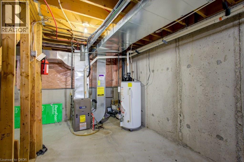 Photo 1 of 19 Niagara Drive Unit 27, Oshawa ON