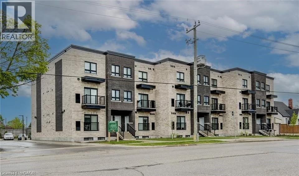 Photo 2 of 600 Victoria Street S Unit 13, Kitchener ON