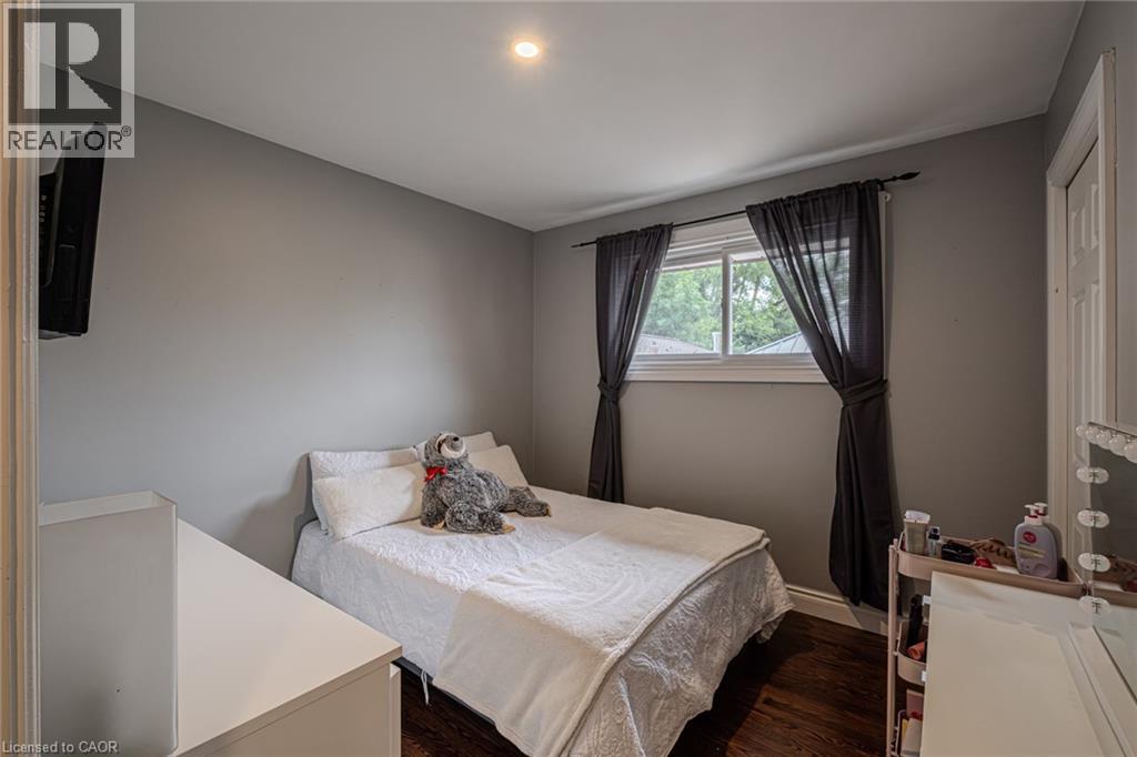 Photo 15 of 135 Dorset Road, Cambridge ON