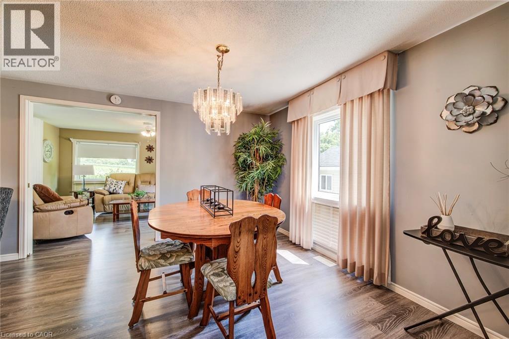 Photo 43 of 33 Summit Crescent, New Hamburg ON