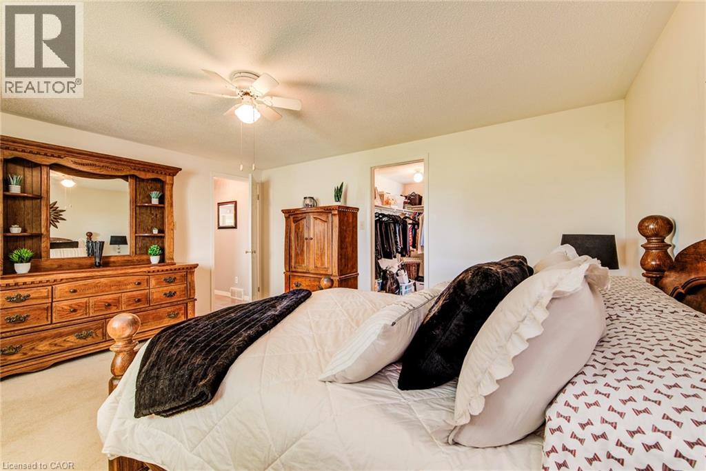 Photo 46 of 33 Summit Crescent, New Hamburg ON