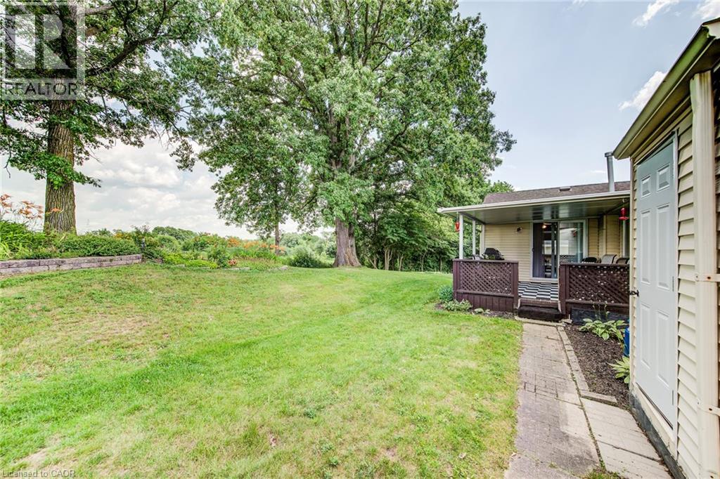 Photo 17 of 33 Summit Crescent, New Hamburg ON