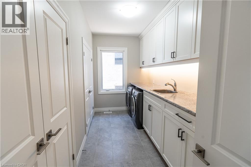 Photo 12 of 15 Hudson Drive, Brantford ON