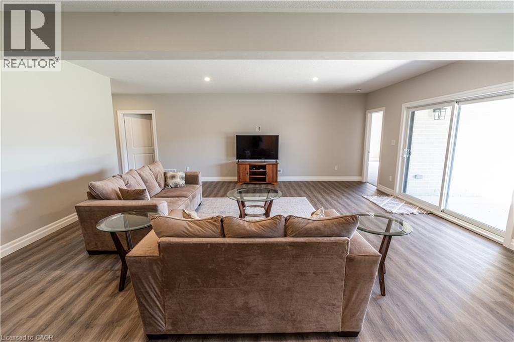 Photo 18 of 15 Hudson Drive, Brantford ON