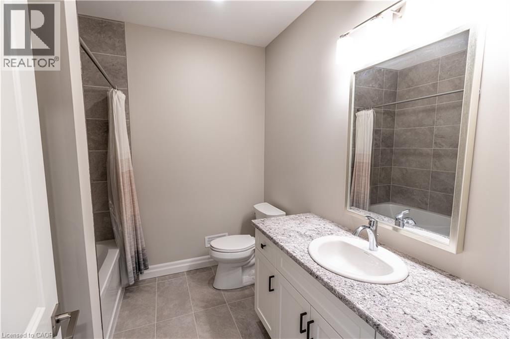 Photo 33 of 15 Hudson Drive, Brantford ON