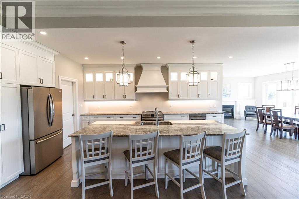Photo 10 of 15 Hudson Drive, Brantford ON