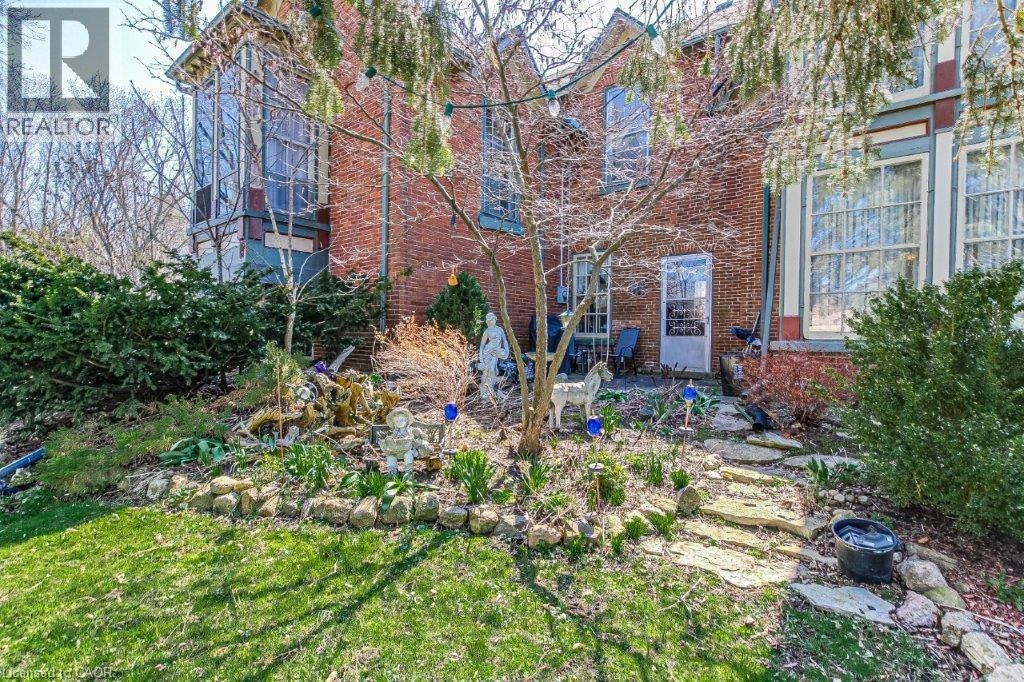 158 TOWNLINE Street - 5