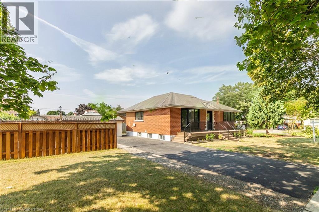 Photo 7 of 259 Greenfield Avenue, Kitchener ON