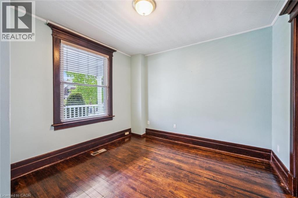 Photo 26 of 622 624 Dolph Street N, Cambridge ON